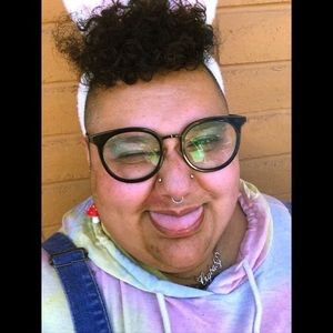 Meet your Posher, Nicky